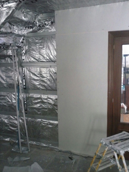 Aislamiento térmico en vivienda mediante aislante multicapas trisodur de actis con trasdosado